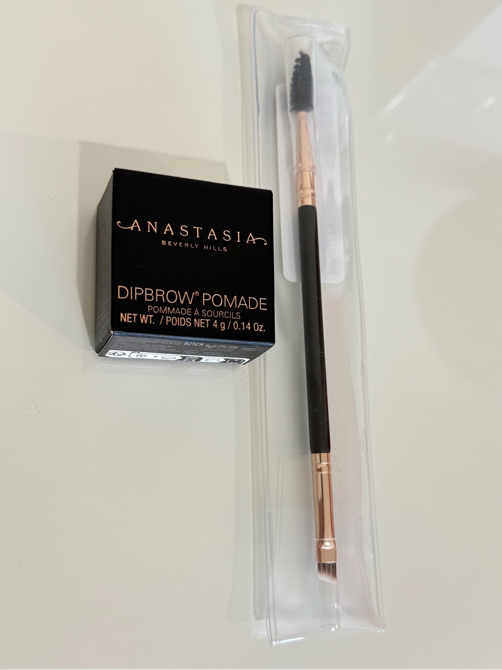 NWT Anastasia Beverly Hills  Dipbrow Pomade in shade Caramel & eyebrow brush